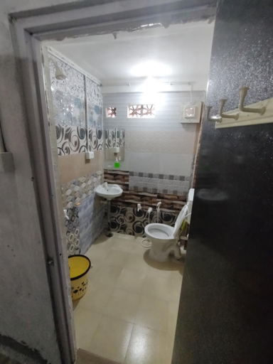 Bathroom 5, Vasant Bamboo Cottage, West Nimar
