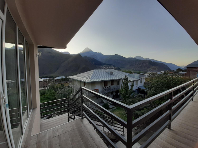 Others 5, Sky Star, Kazbegi