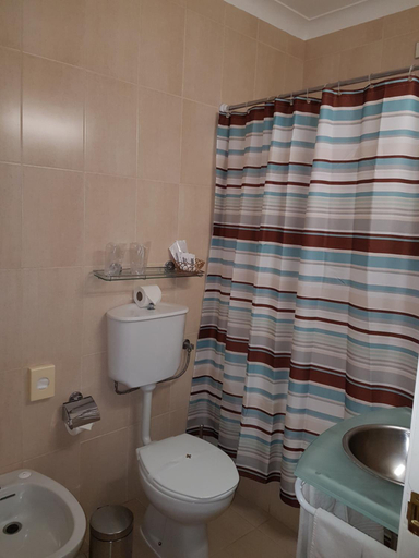 Bathroom 4, Hotel Beira Mar, Angra do Heroísmo