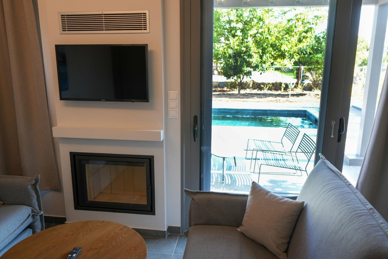 Others 5, Sea breeze suites Maistro 4per with private pool, Peloponnese