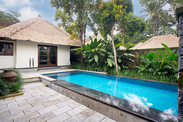 Swimming Pool 13
