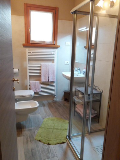 Bathroom 1, B&B Al Tramonto, Mantua