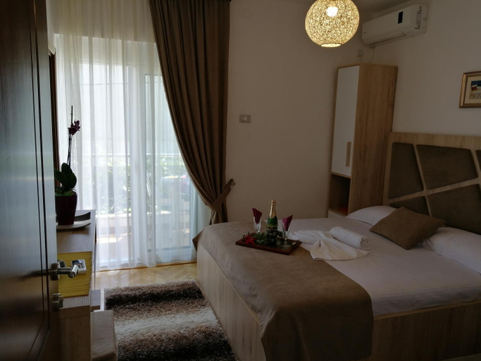 Bedroom 2, Villa Guci