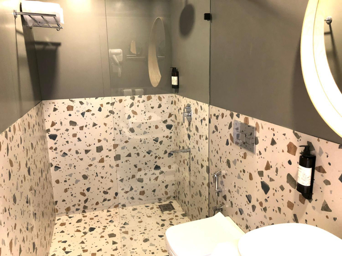 Bathroom 17