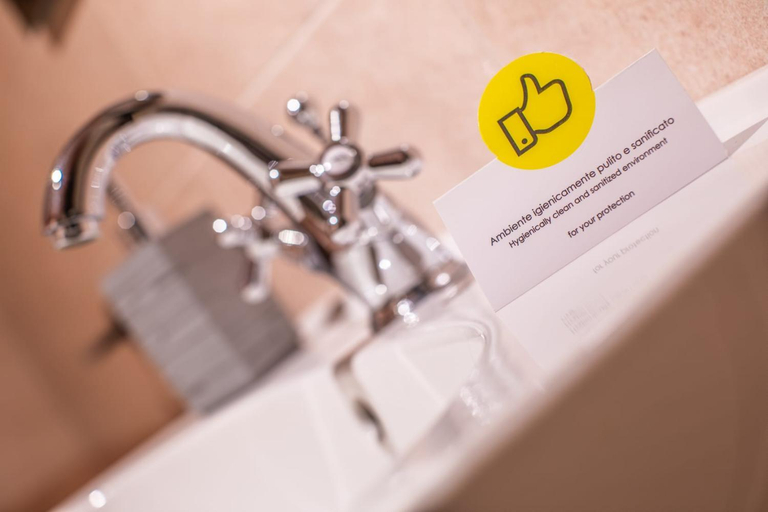 Bathroom 2, Binario 9 3-4, Torino