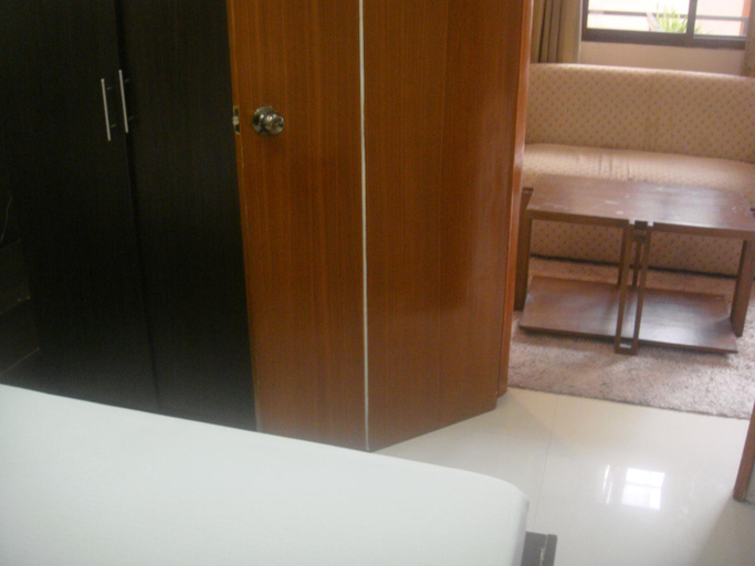 Bedroom 3, Janus Luxury Suites, Mabalacat