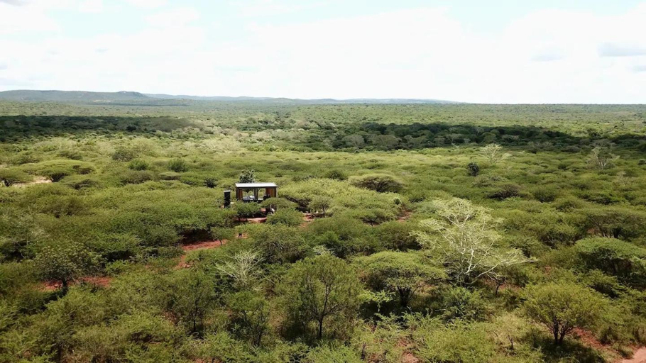 Exterior view 2, Mudhouse Zululand, Umkhanyakude