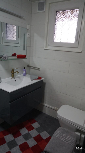 Bathroom 11