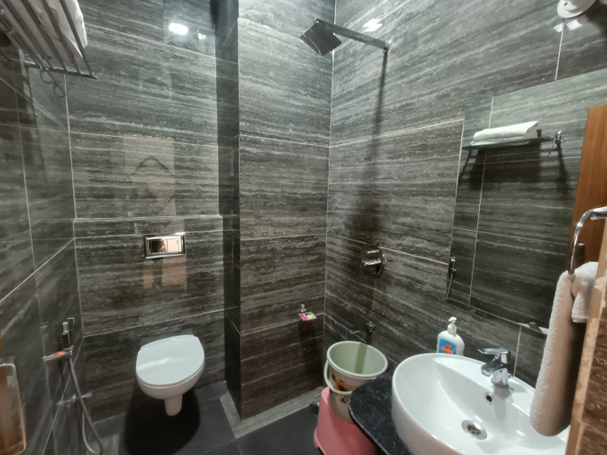 Bathroom 3, Hotel Dream Orchid, Ajmer