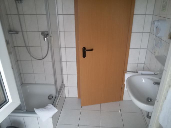 Bathroom, Hotel Saar, Kusel
