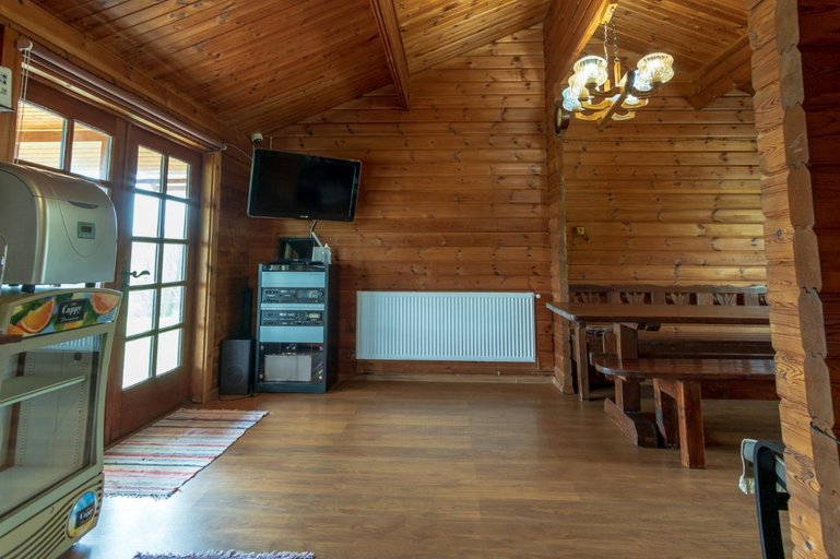 Others 5, Cabana Dopca, Hoghiz