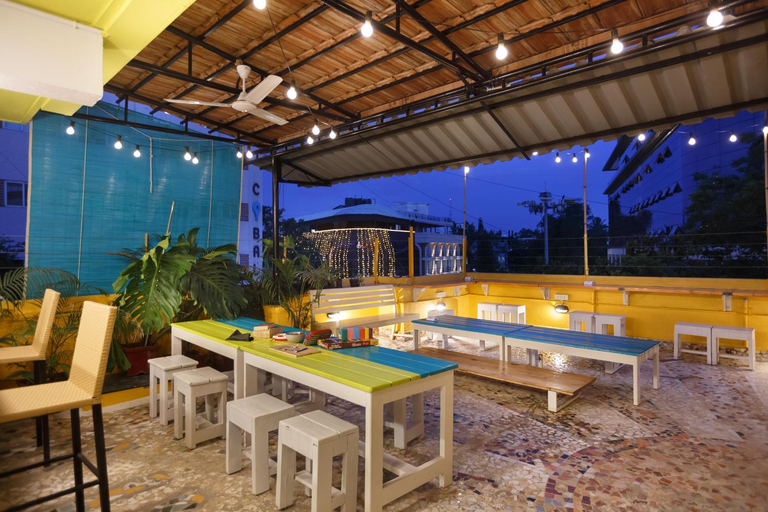 Food & Drinks 5, Locul Central, Bangalore