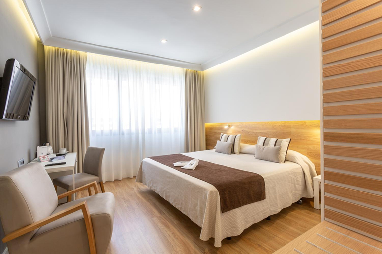 Bedroom 1, Monte Carmelo, Sevilla