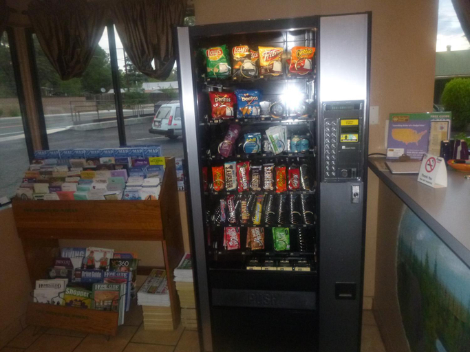 Food & Drinks 5, Budget Host Sierra Inn, Yavapai