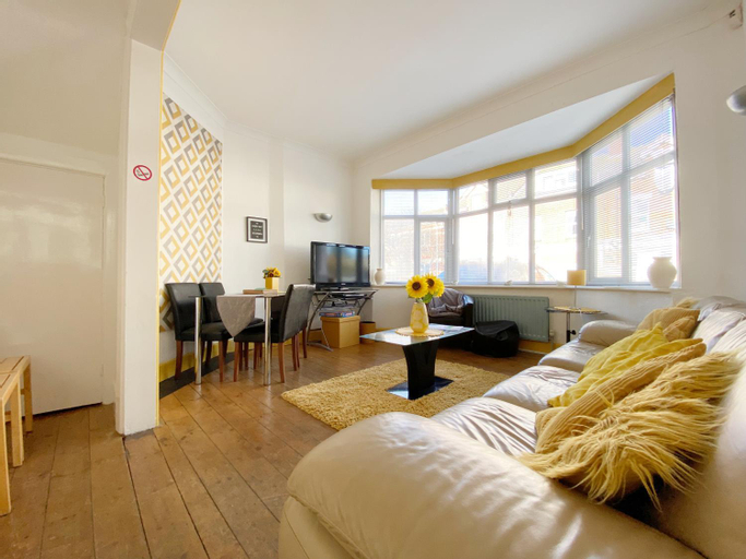 Bedroom 2, Cosy Old House Free Parking Close To Town & Beach, Bournemouth