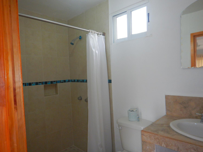 Bathroom 3, Blue Coconut Cancun Hotel, Isla Mujeres