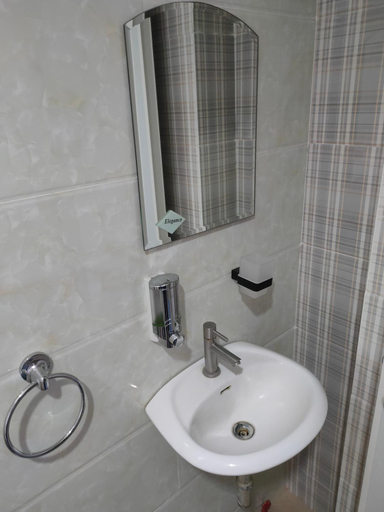 Bathroom 4, DULLI TRANSIENT HOUSE, Lipa City