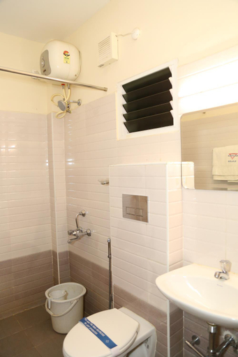 Bathroom 1, YMCA PROGRAM CENTRE, Salem