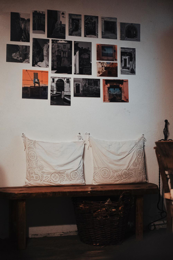 Others 3, Chalupa Hunikov, Děčín