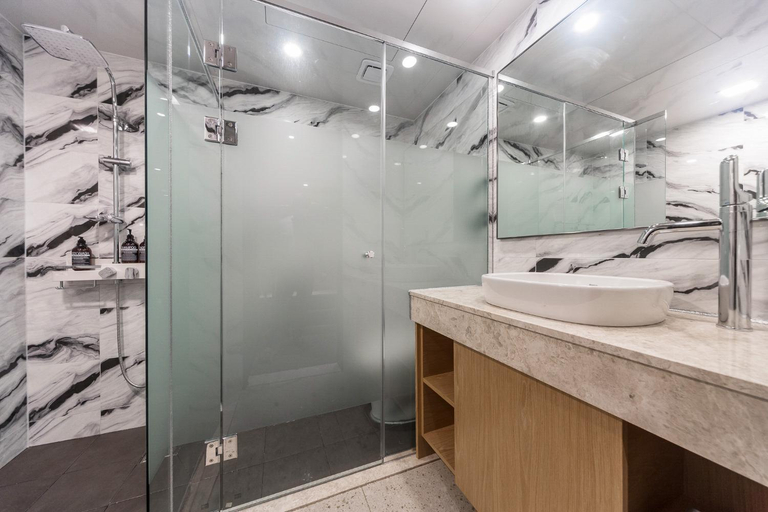 Bathroom 3, Gwangju HOUND Hotel (formerly Gwangju Washington Hotel), Buk
