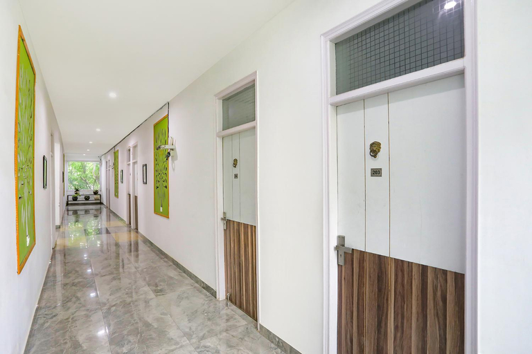 Public Area 2, FabHotel Aravali Suites - DLF Phase 3, Gurgaon