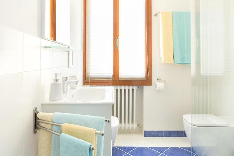 Others 4, B&B Murolungo, Bologna