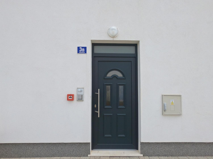 Others 4, Gavan Room, Cres