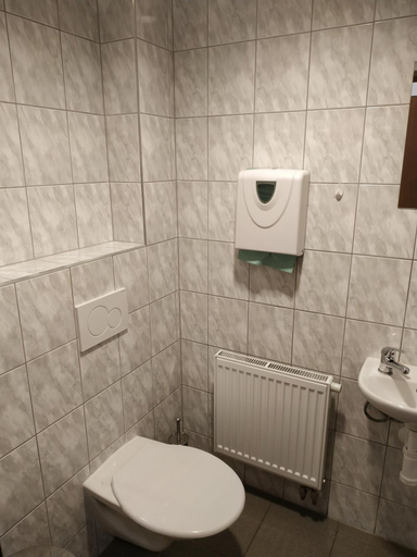 Bathroom, Centrum pro vzdelavani a kulturu, Děčín