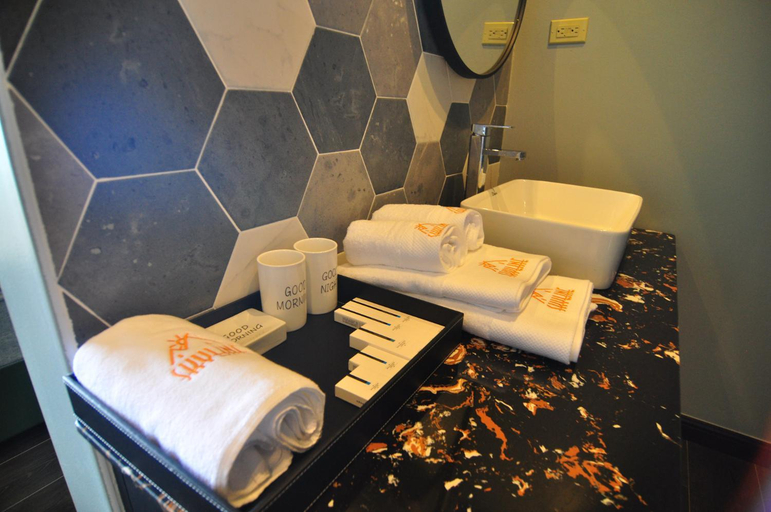 Bathroom, Skyline Designers Hotel, Saipan