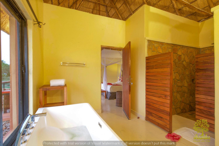 Bedroom 3, Ihamba Lakeside Safari Lodge, Busongora