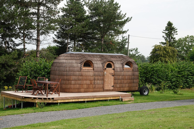 Exterior 6