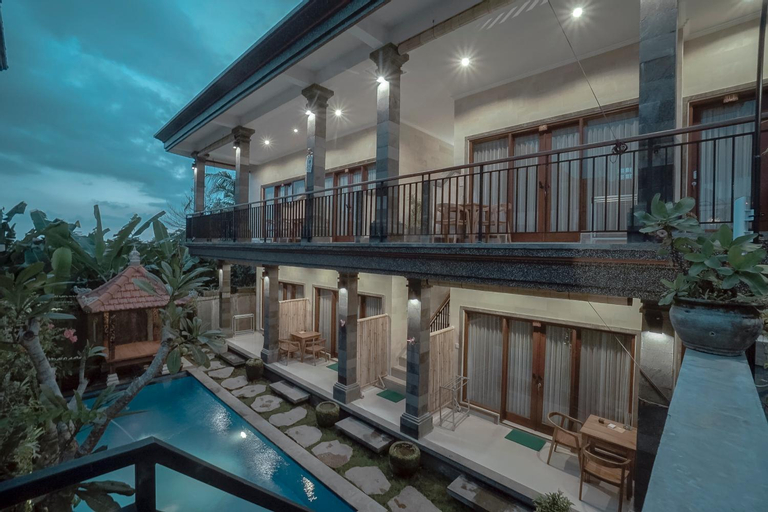 Exterior 9