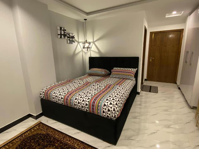 Others 5, The Family Den, Islamabad