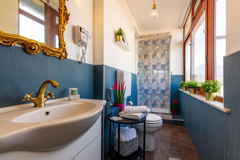 Bathroom 2, Bella Bellu, Palermo