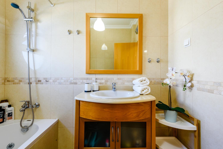 Bathroom 4, BnB Homes apartment with 3 Ocean View terrace, Albufeira