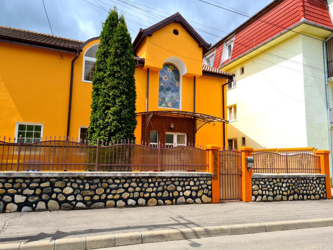 Others 4, GUITAR - Camere de Inchiriat, Sibiu
