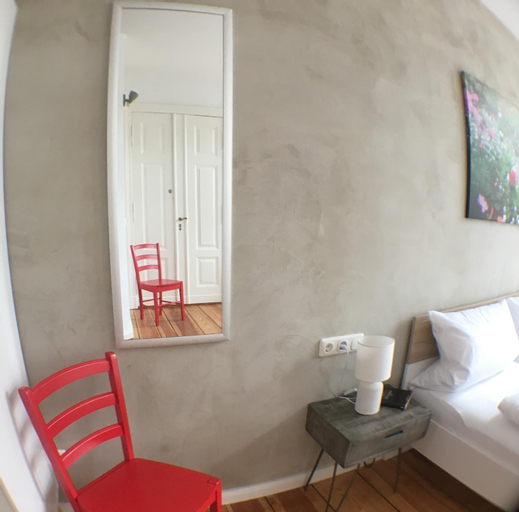 Bedroom 2, Das BilderbuchCafe - Pension Markt 7, Stendal