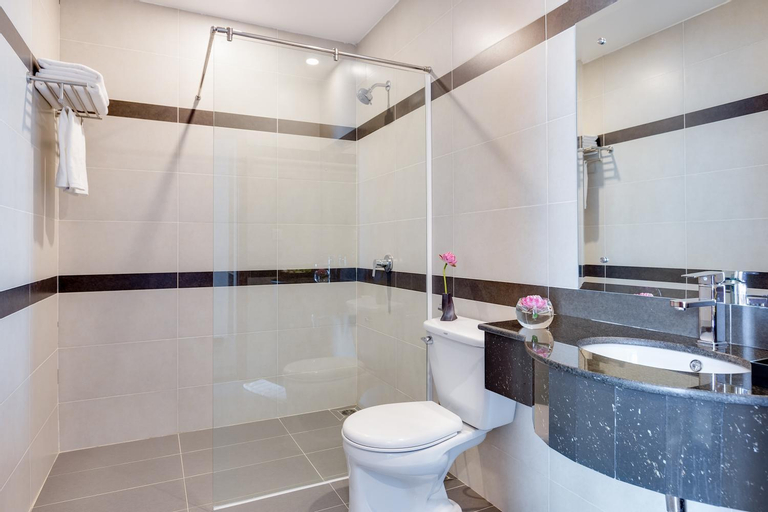 Bathroom 11