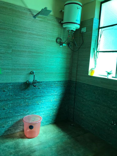 Bathroom 3, Tenam Garden homestay, Darjiling