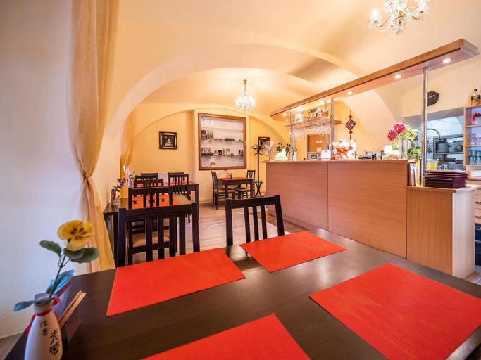 Food & Drinks 2, Apartment Jinghu, České Budějovice