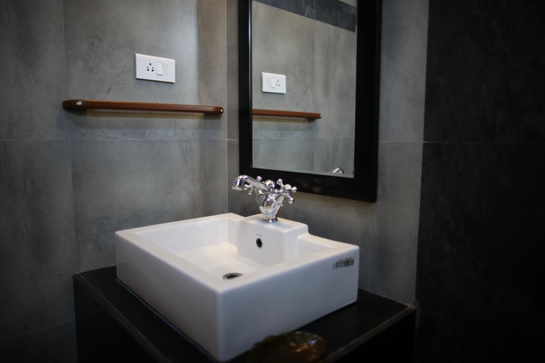 Bathroom 4, Hotel Villa Highnest - Oragadam - Sriperumpudur, Kancheepuram