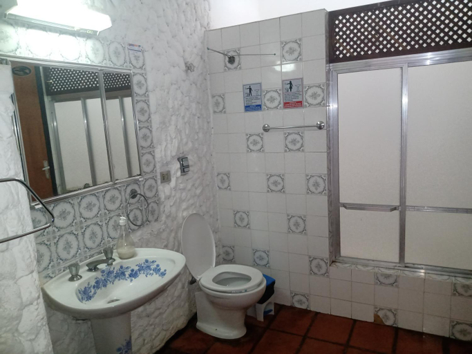 Bathroom 5, Hostel Terra das Tribos, Ubatuba