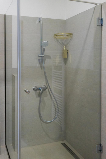 Bathroom 2, English House Bistrita, Bistrita