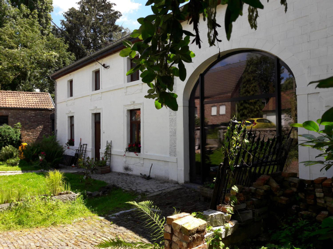 La cave au chat'pitre / l'etable, Liège