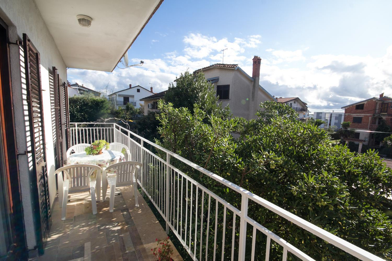 Others 5, Villa Maria, Novigrad