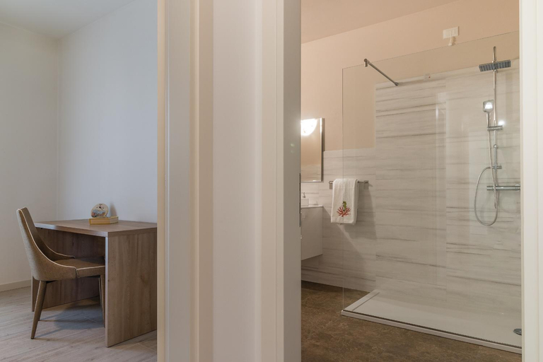 Bathroom 4, Cimadolmo Prosecco And History, Treviso