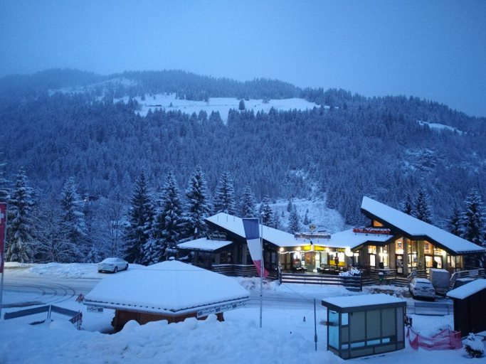 Food & Drinks, Cosy&Romantic Chalet-Style Flat with Mountain View, Monthey