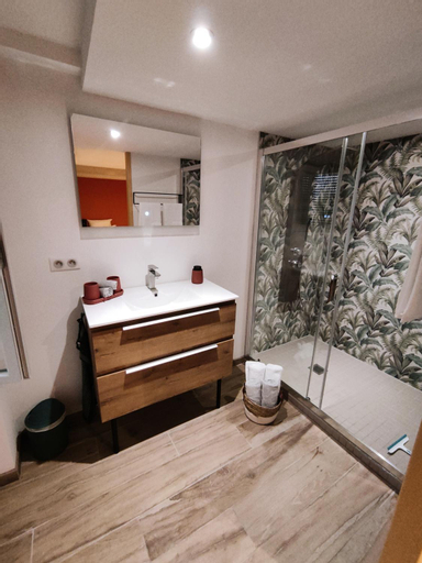 Bathroom 5