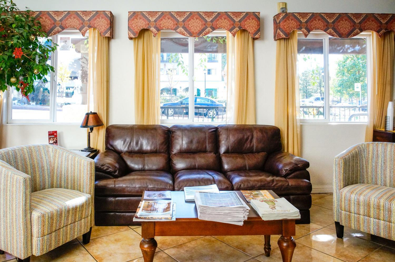 Public Area 2, Lamplighter Inn & Suites, San Luis Obispo