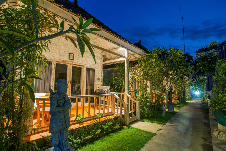 Exterior 5